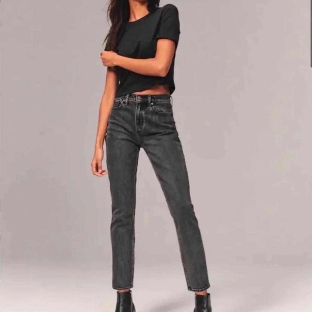 Abercrombie “the mom” high rise jean